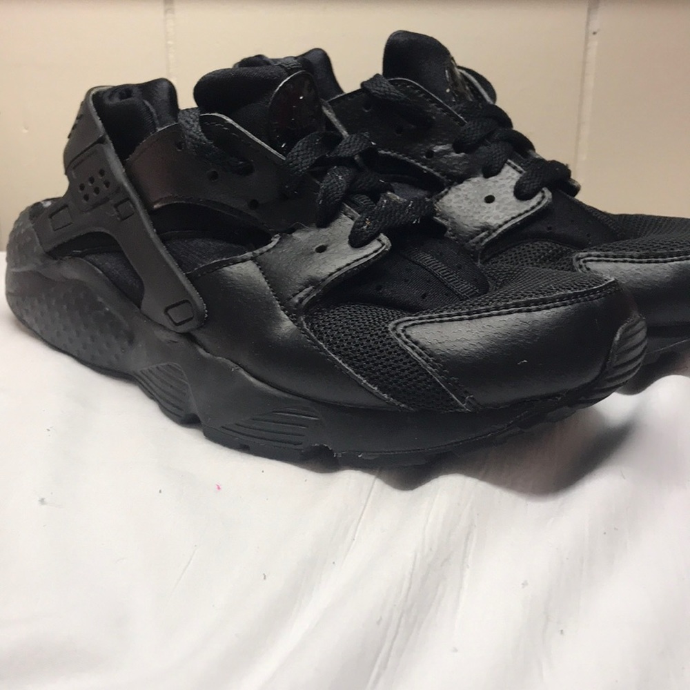 Nike huarache running shoe size 6Y